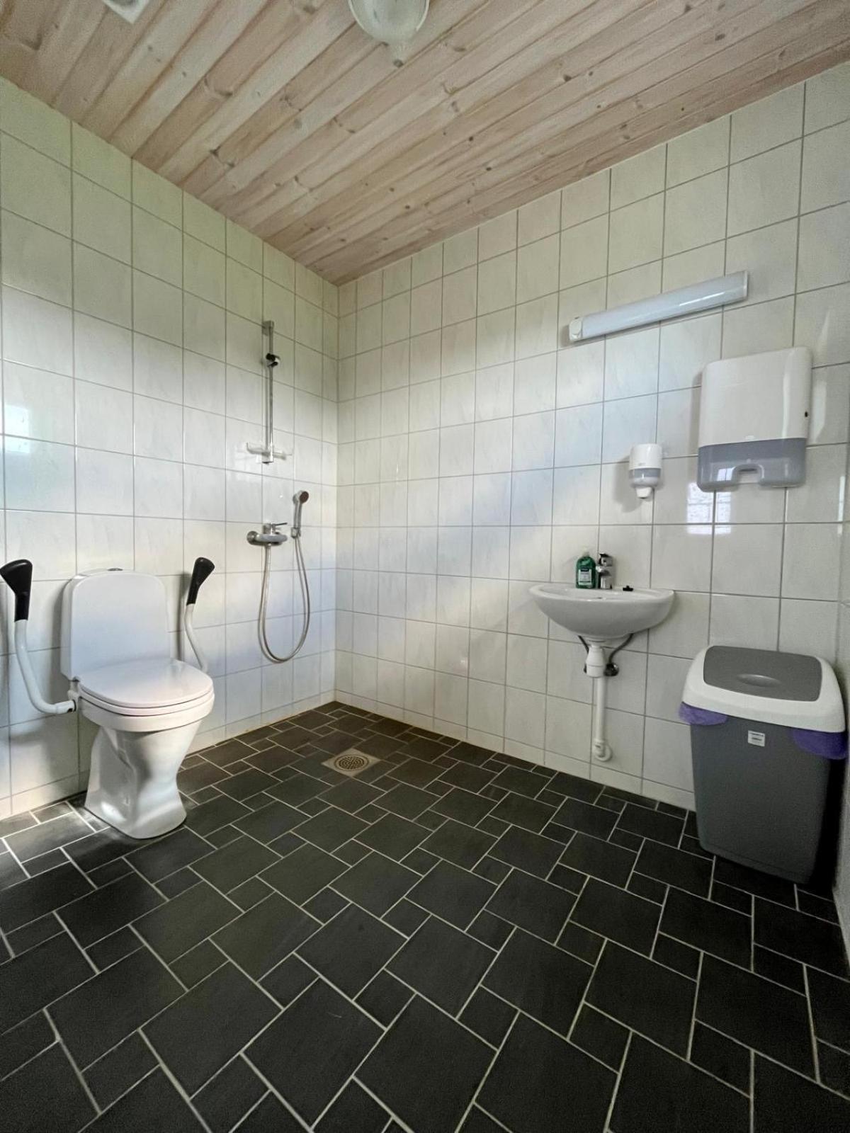 Roograhu Kaemping Hotel Heilu Ngoại thất bức ảnh